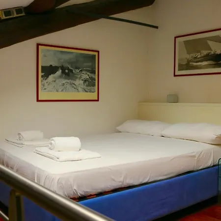 Apartment Charming In The Navigli District - 4 People Milan
