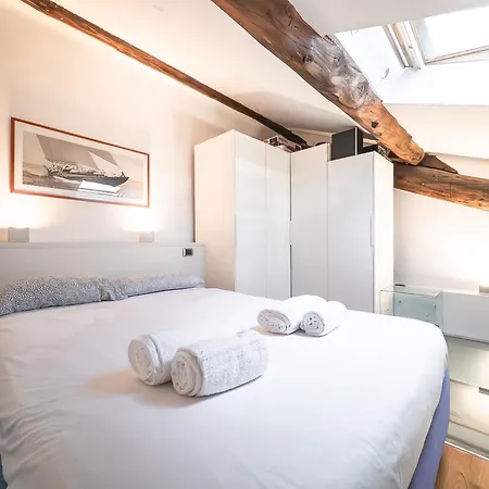 Apartman Charming In The Navigli District - 4 People Milánó